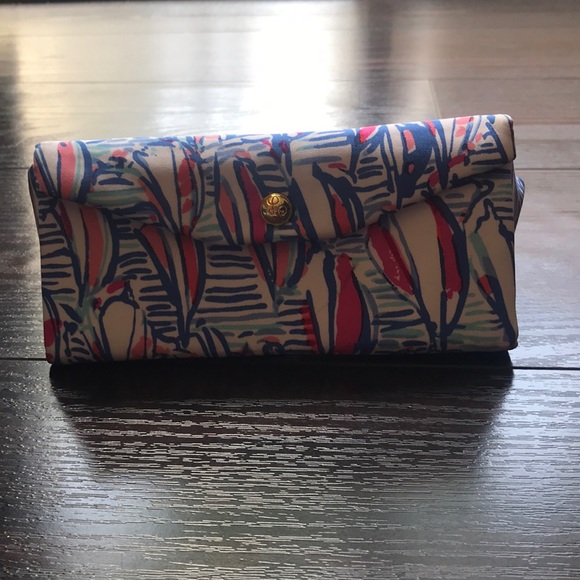 Lilly Pulitzer Sunglass Case - Picture 1 of 3